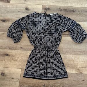 Max Studio Black and Gray Long Sleeve Dress